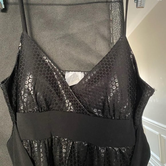 CUTE BLACK DRESS - Picture 2 of 5